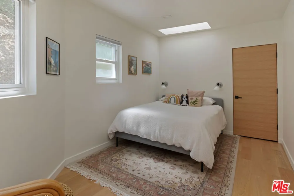 3750 Arbolada Road Los Angeles, CA 90027