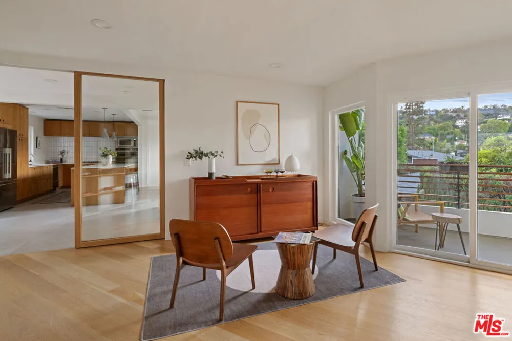 3750 Arbolada Road Los Angeles, CA 90027
