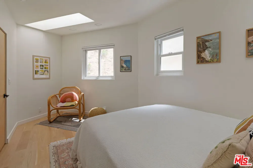 3750 Arbolada Road Los Angeles, CA 90027