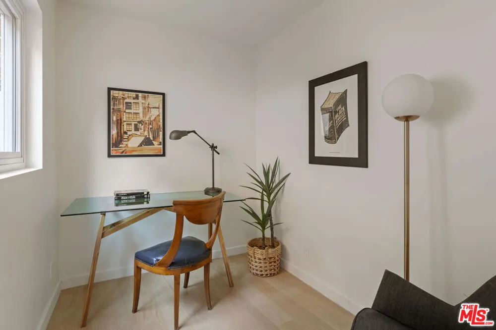 3750 Arbolada Road Los Angeles, CA 90027