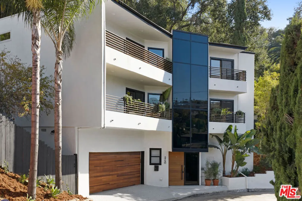 3750 Arbolada Road Los Angeles, CA 90027
