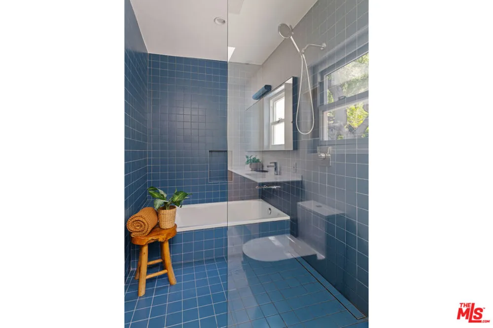 3750 Arbolada Road Los Angeles, CA 90027