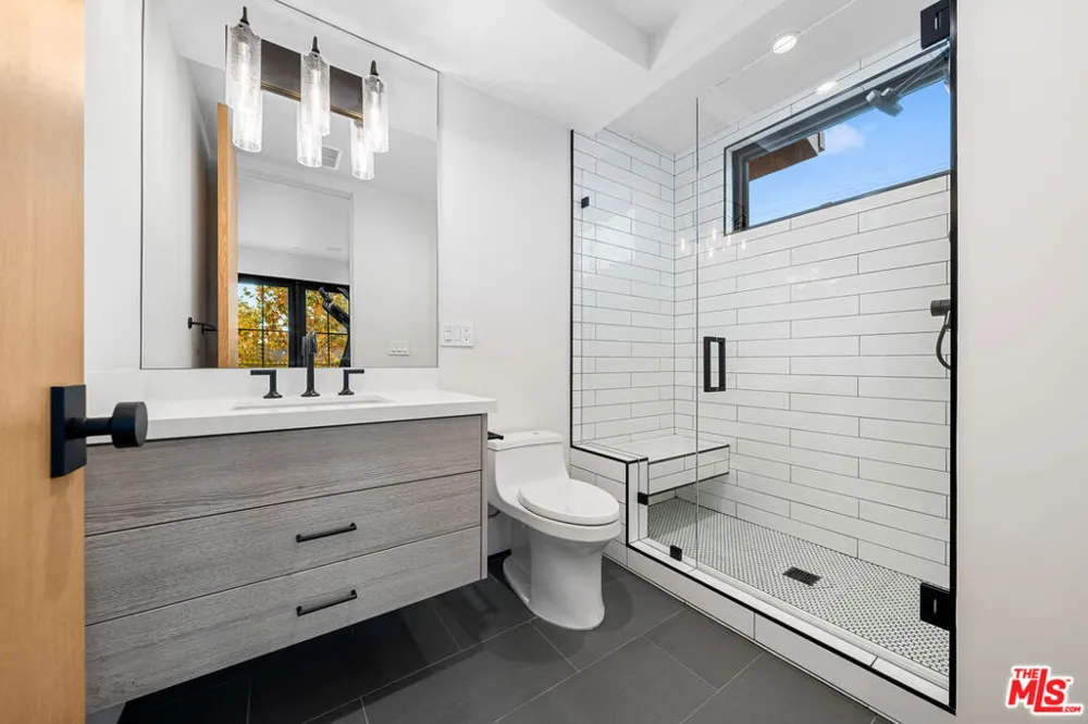 6115 W 6th Street Los Angeles, CA 90048