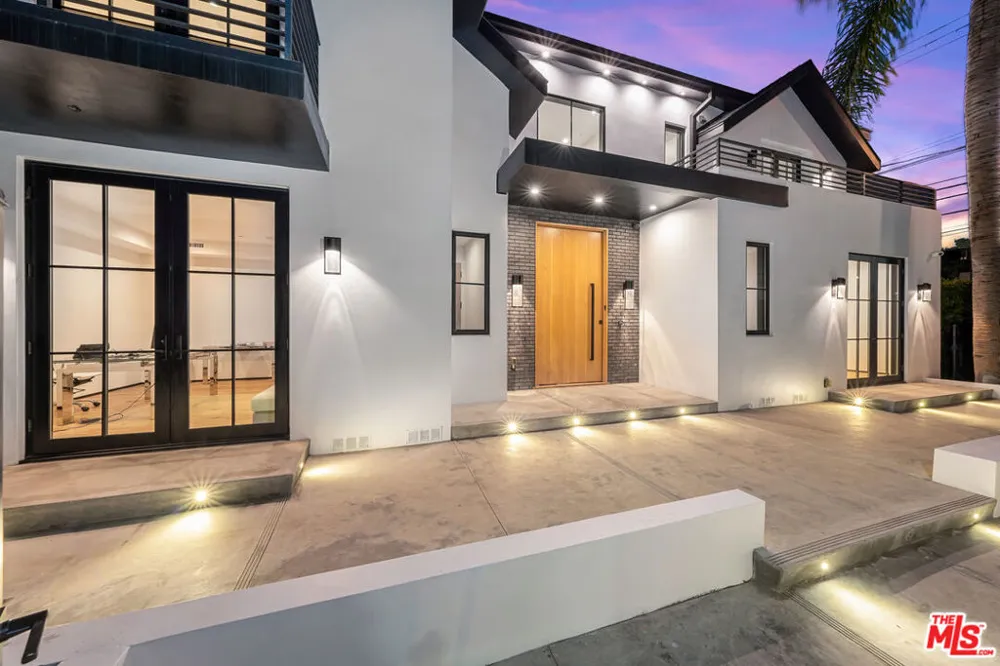 6115 W 6th Street Los Angeles, CA 90048