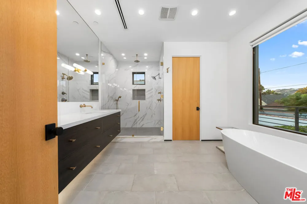 6115 W 6th Street Los Angeles, CA 90048
