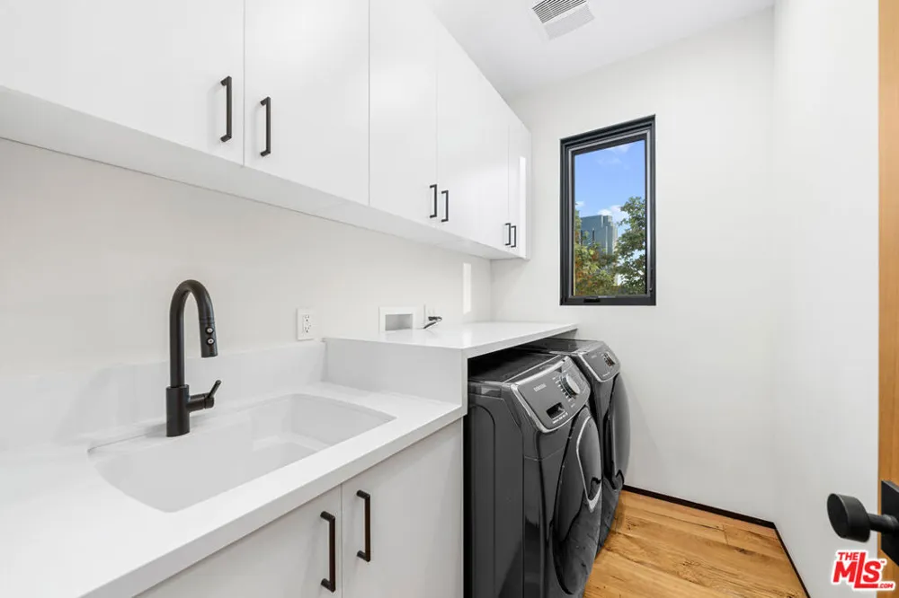 6115 W 6th Street Los Angeles, CA 90048