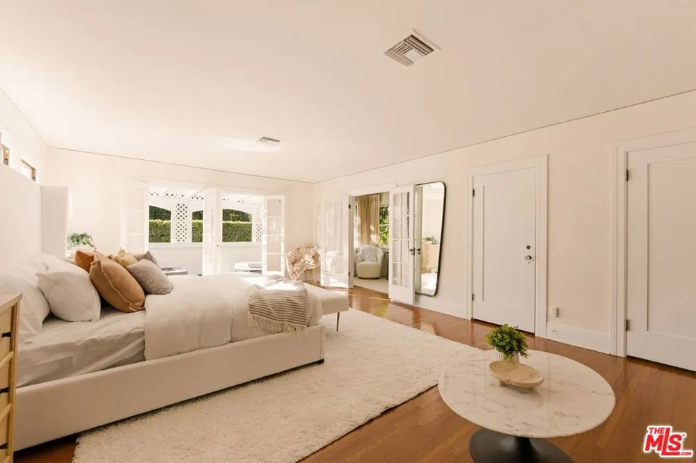441 S Muirfield Road Los Angeles, CA 90020