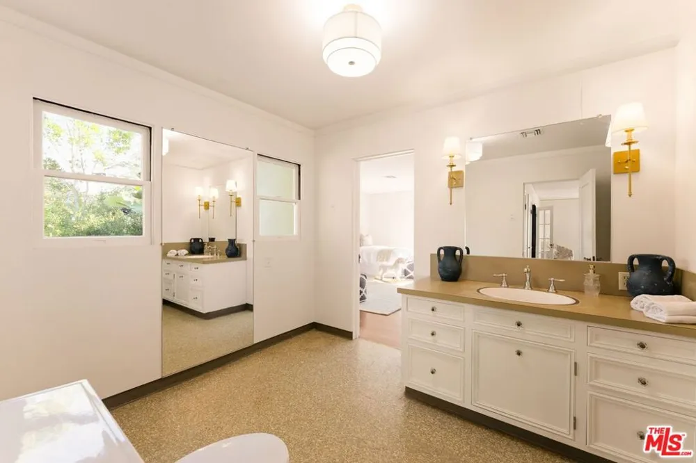 441 S Muirfield Road Los Angeles, CA 90020