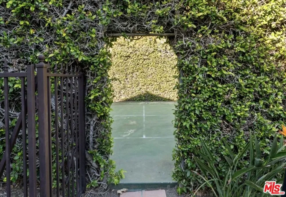 441 S Muirfield Road Los Angeles, CA 90020