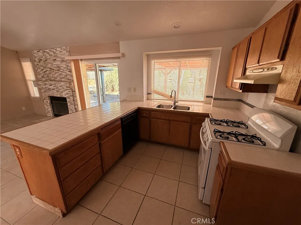 10452 Zinfandel Drive Adelanto, CA 92301