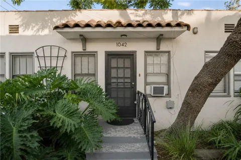 1042 W 57th Street