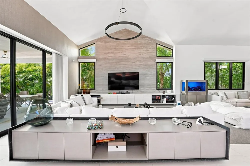 935 ISLA NORTE Dorado, PR 00646