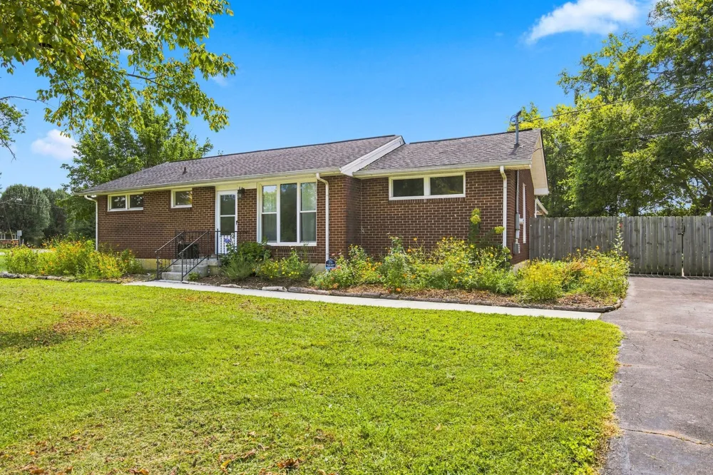 1914 Cypress Dr Murfreesboro, TN 37130
