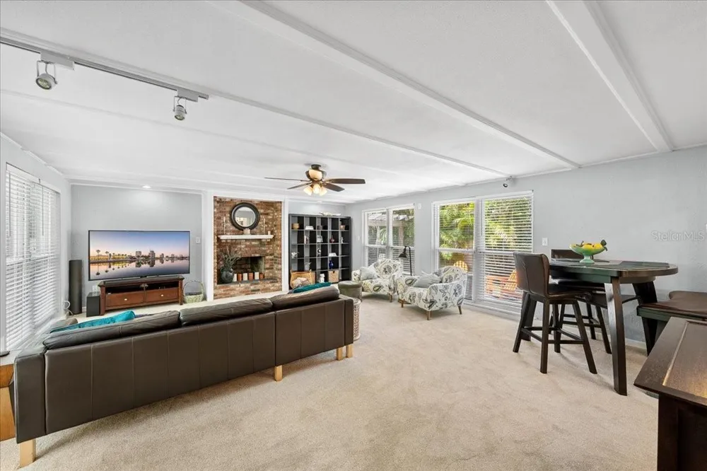 3528 FOSTER HILL DRIVE St Petersburg, FL 33704