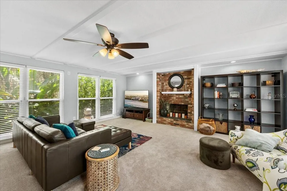 3528 FOSTER HILL DRIVE St Petersburg, FL 33704