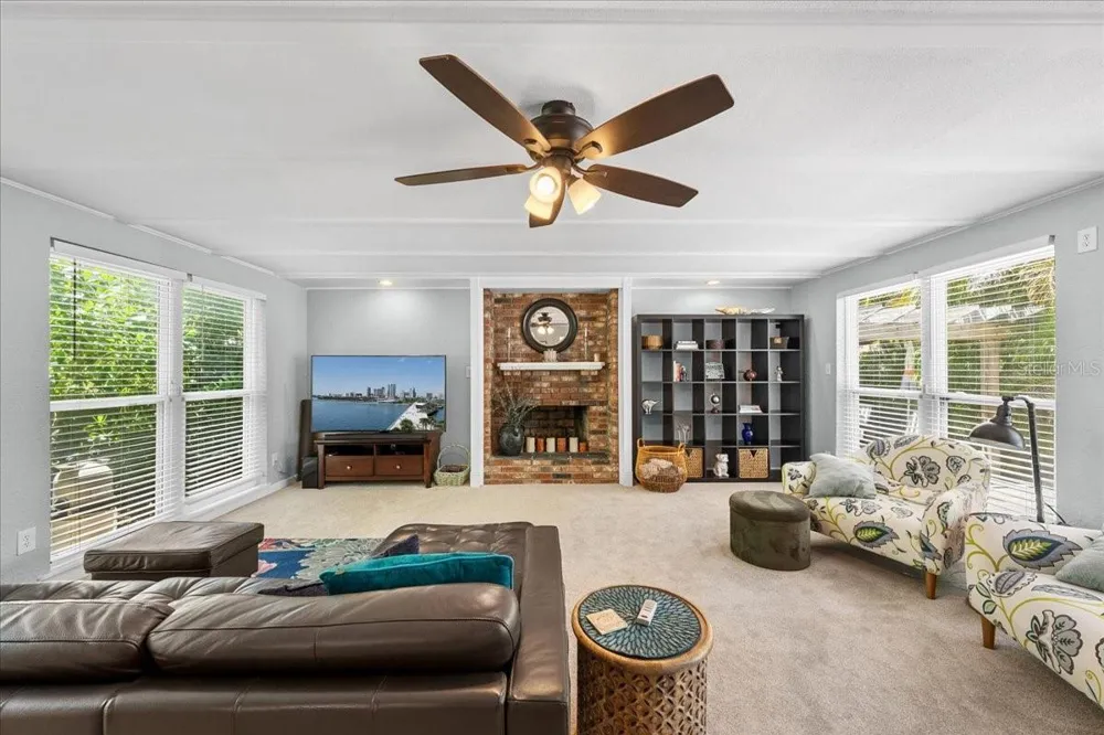 3528 FOSTER HILL DRIVE St Petersburg, FL 33704