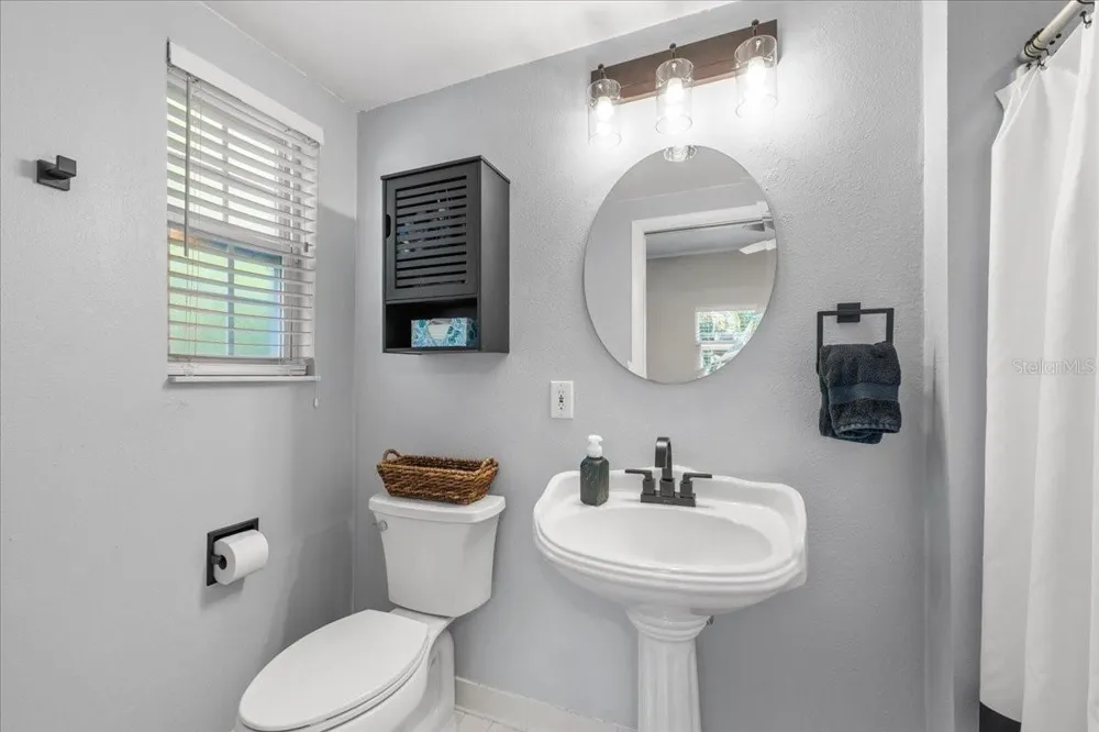 3528 FOSTER HILL DRIVE St Petersburg, FL 33704