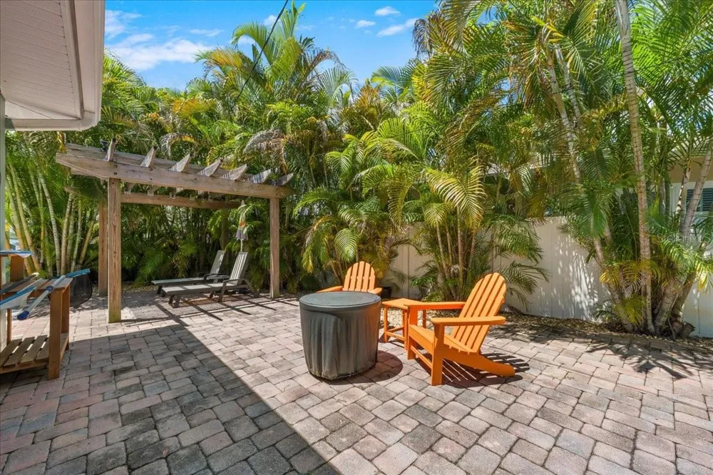 3528 FOSTER HILL DRIVE St Petersburg, FL 33704