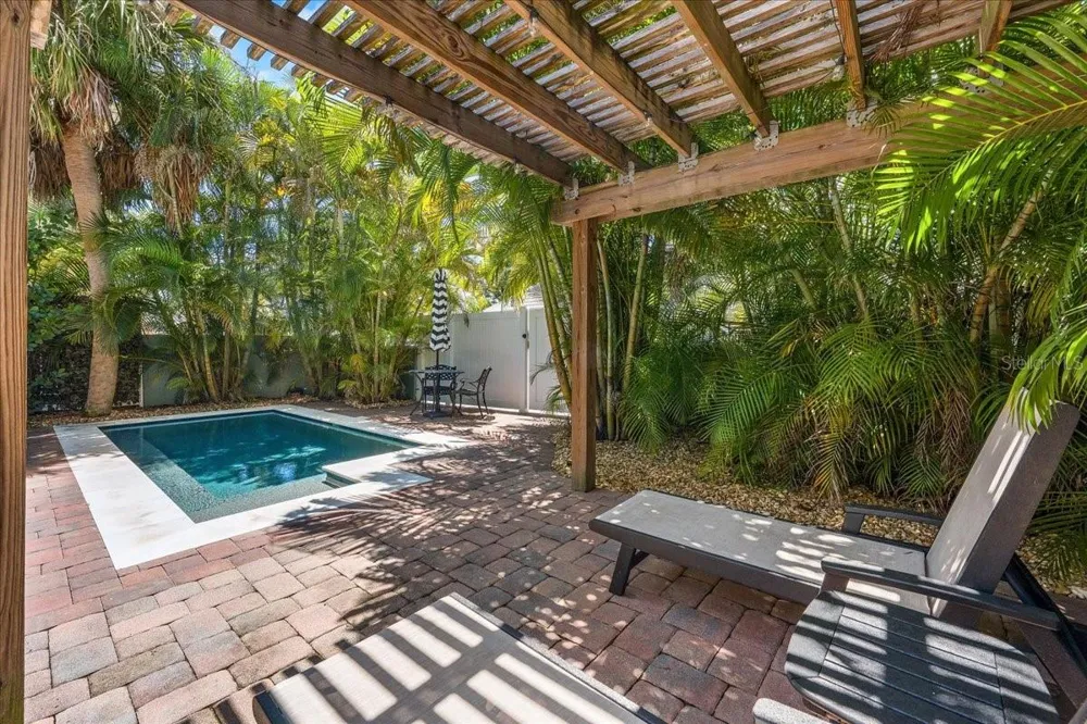 3528 FOSTER HILL DRIVE St Petersburg, FL 33704
