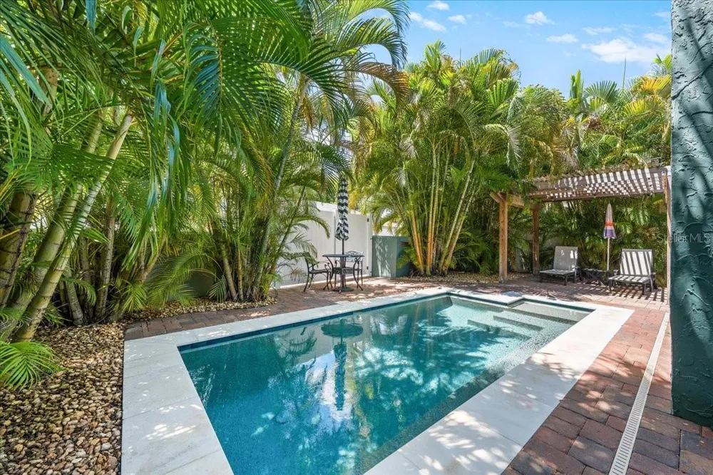 3528 FOSTER HILL DRIVE St Petersburg, FL 33704