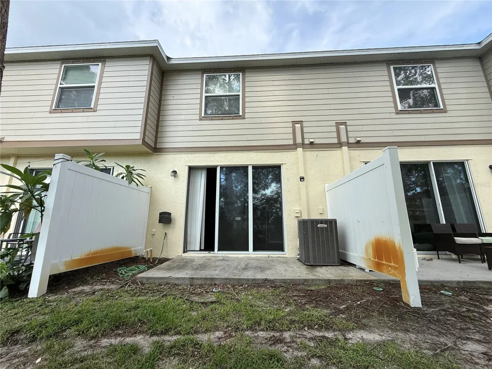4951 WHITE SANDERLING COURT Tampa, FL 33619