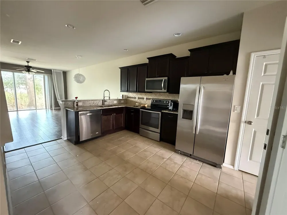 4951 WHITE SANDERLING COURT Tampa, FL 33619
