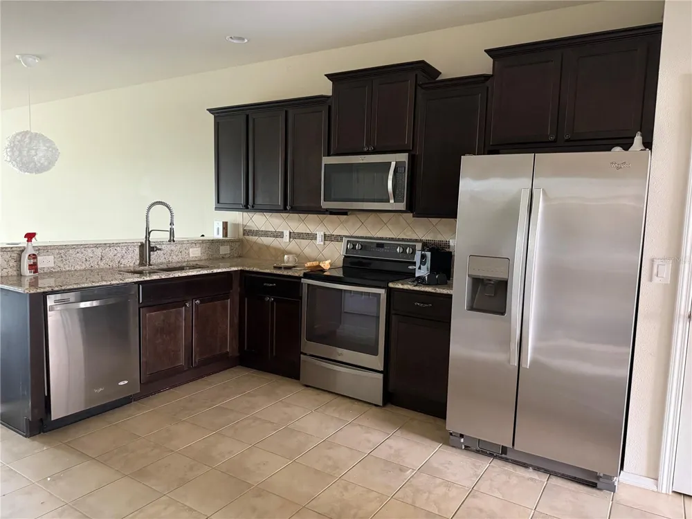 4951 WHITE SANDERLING COURT Tampa, FL 33619