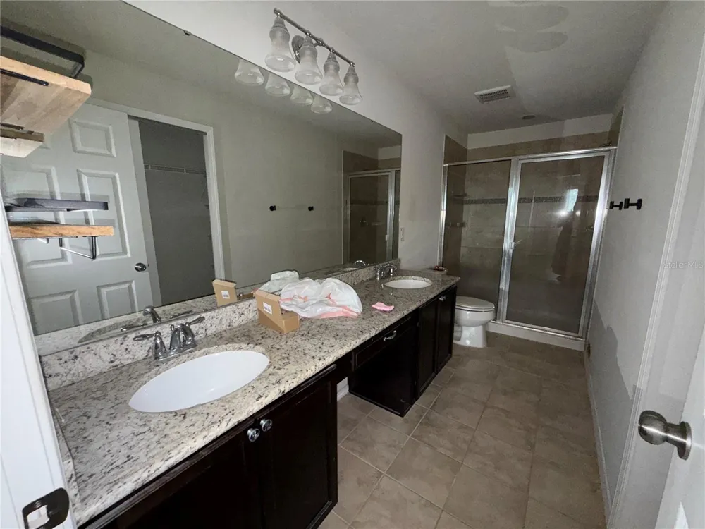 4951 WHITE SANDERLING COURT Tampa, FL 33619