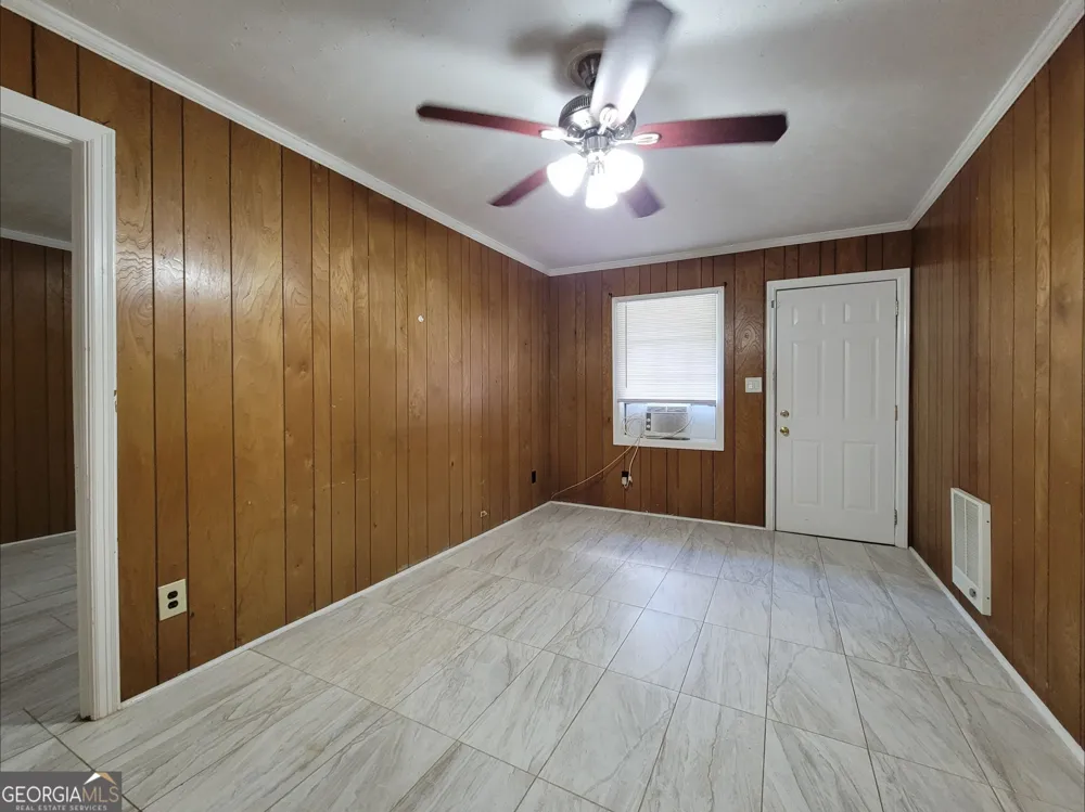 309 N Broad ST Winder, GA 30680