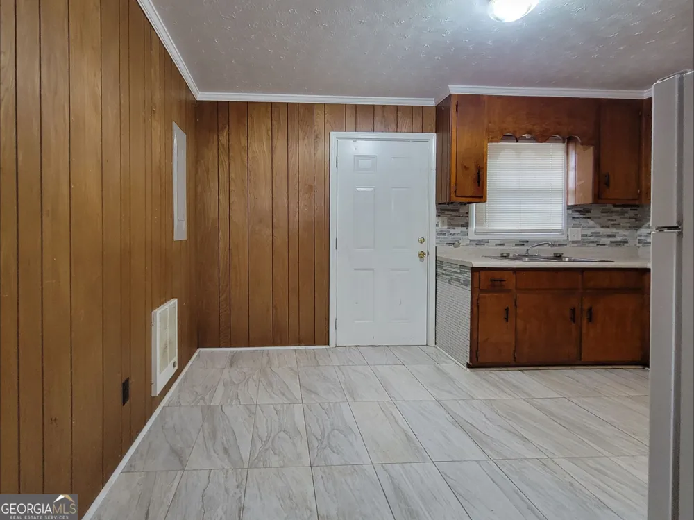 309 N Broad ST Winder, GA 30680