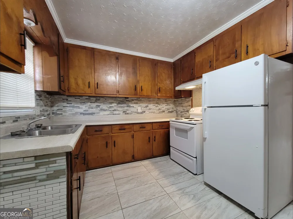 309 N Broad ST Winder, GA 30680