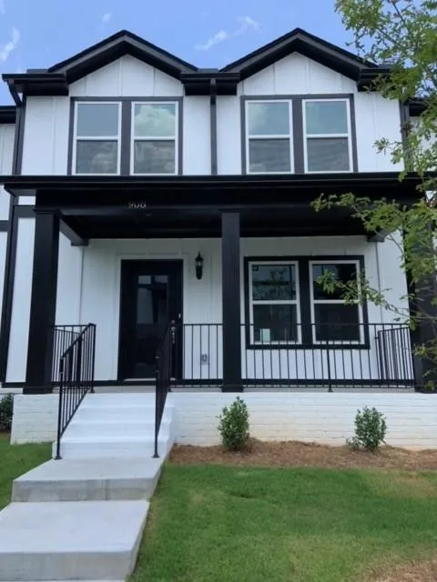 908 Sweetwater Grove