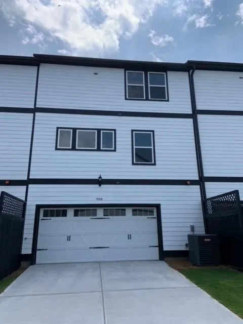 908 Sweetwater Grove Woodstock, GA 30188