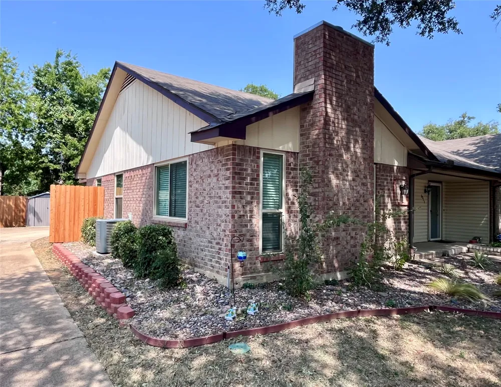 3013 Clover Lane Euless, TX 76039