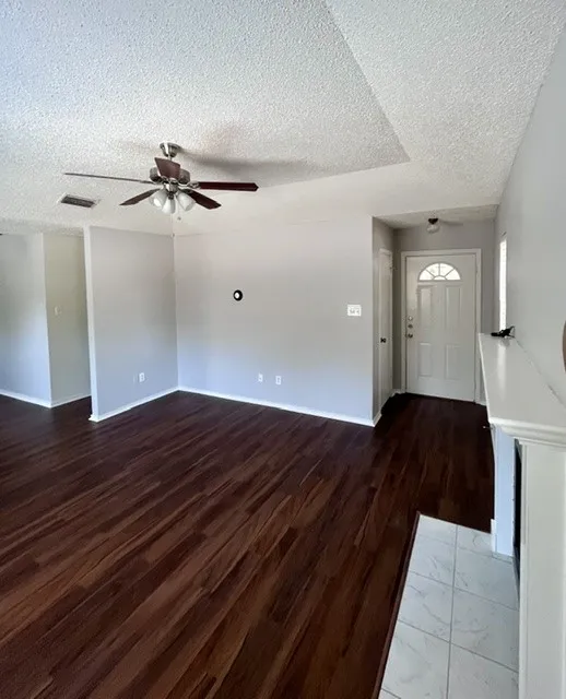 3013 Clover Lane Euless, TX 76039