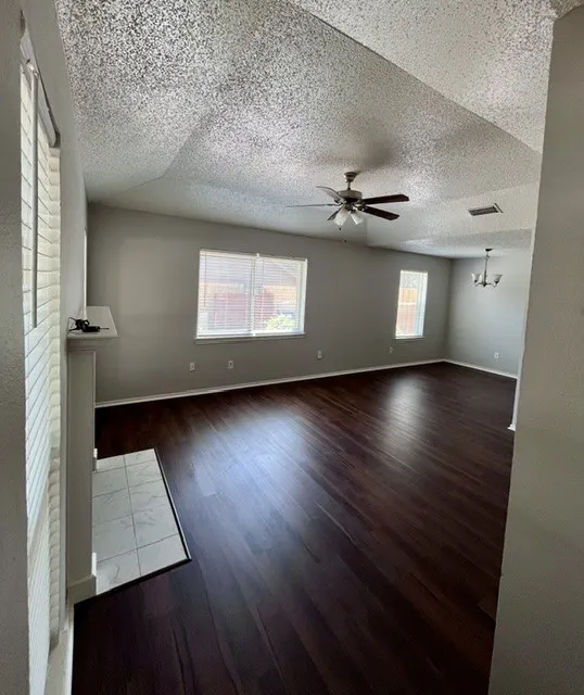 3013 Clover Lane Euless, TX 76039
