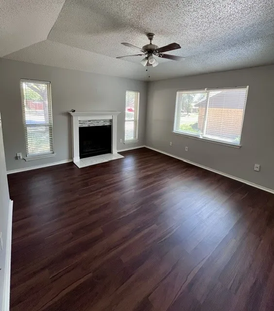 3013 Clover Lane Euless, TX 76039