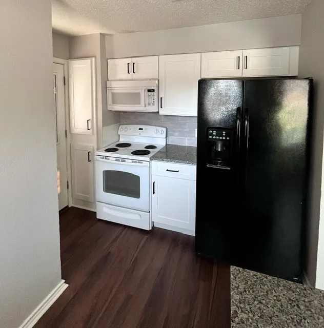 3013 Clover Lane Euless, TX 76039