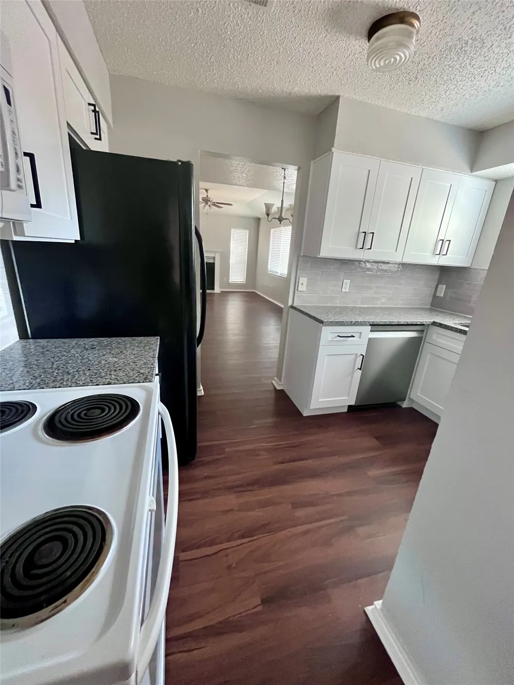 3013 Clover Lane Euless, TX 76039