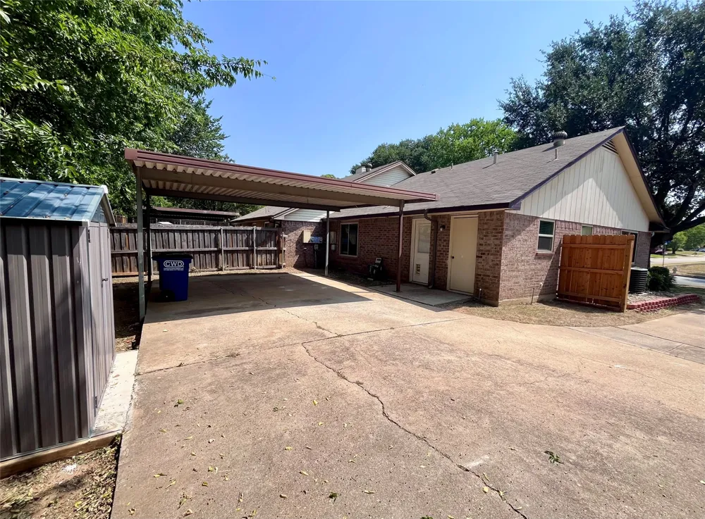 3013 Clover Lane Euless, TX 76039