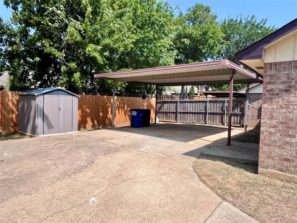 3013 Clover Lane Euless, TX 76039