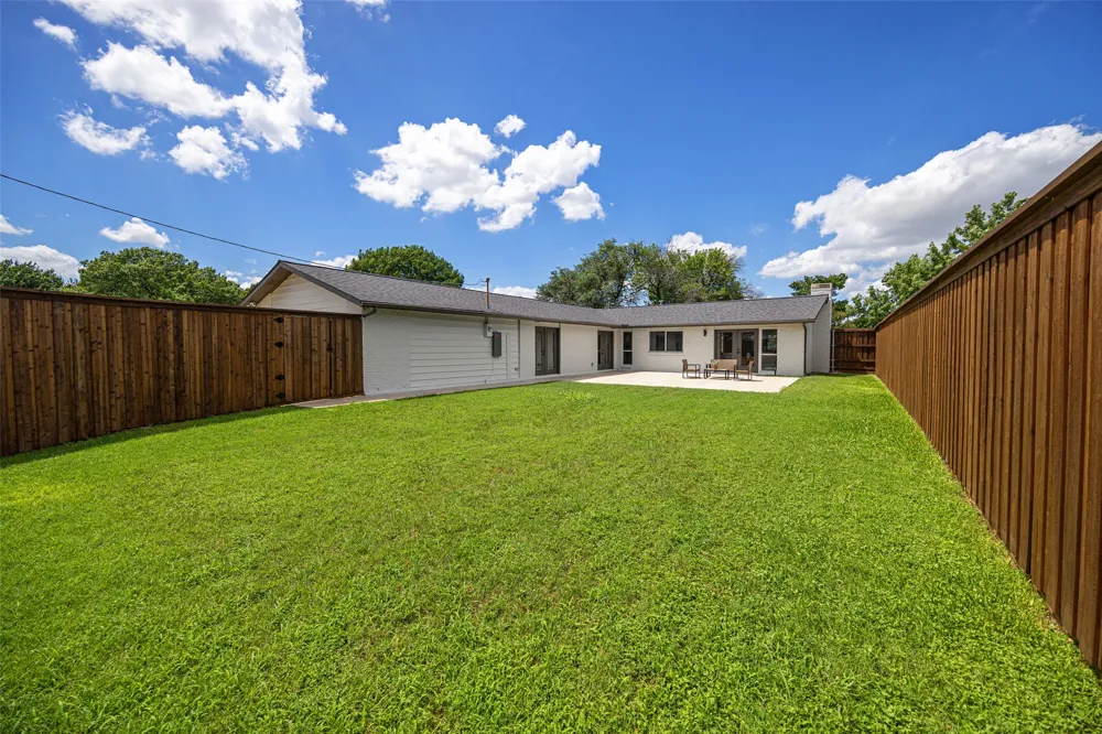 3856 Antigua Drive Dallas, TX 75244