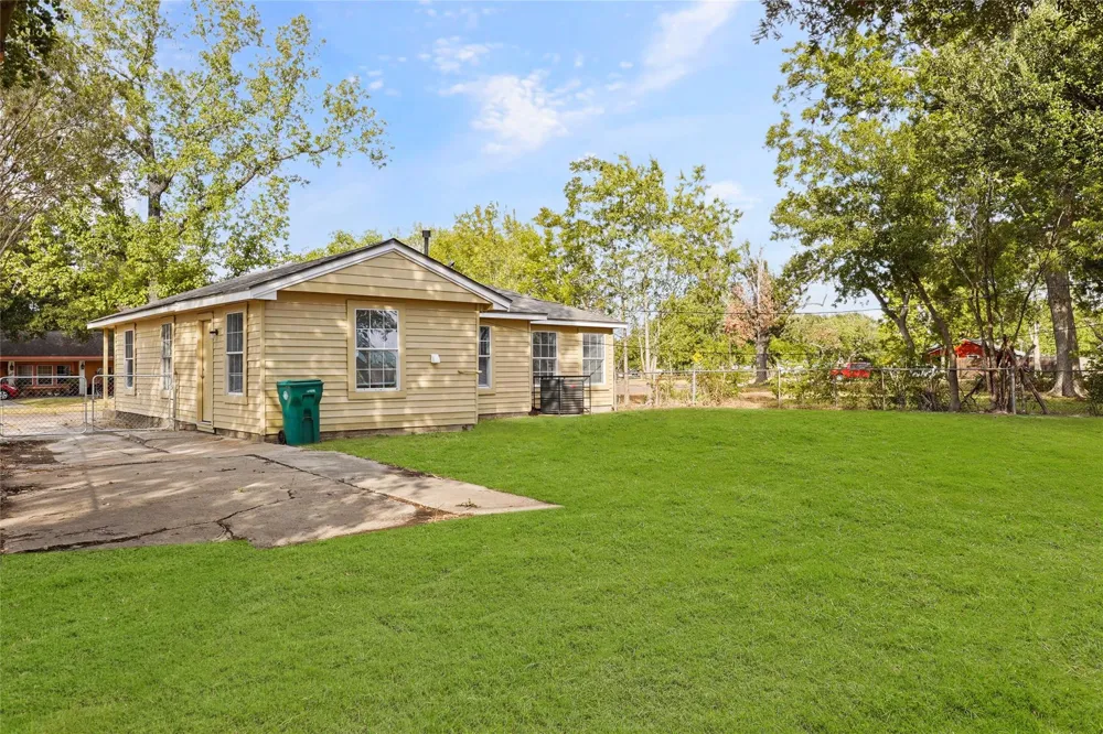 1210 Scott Street Pasadena, TX 77506