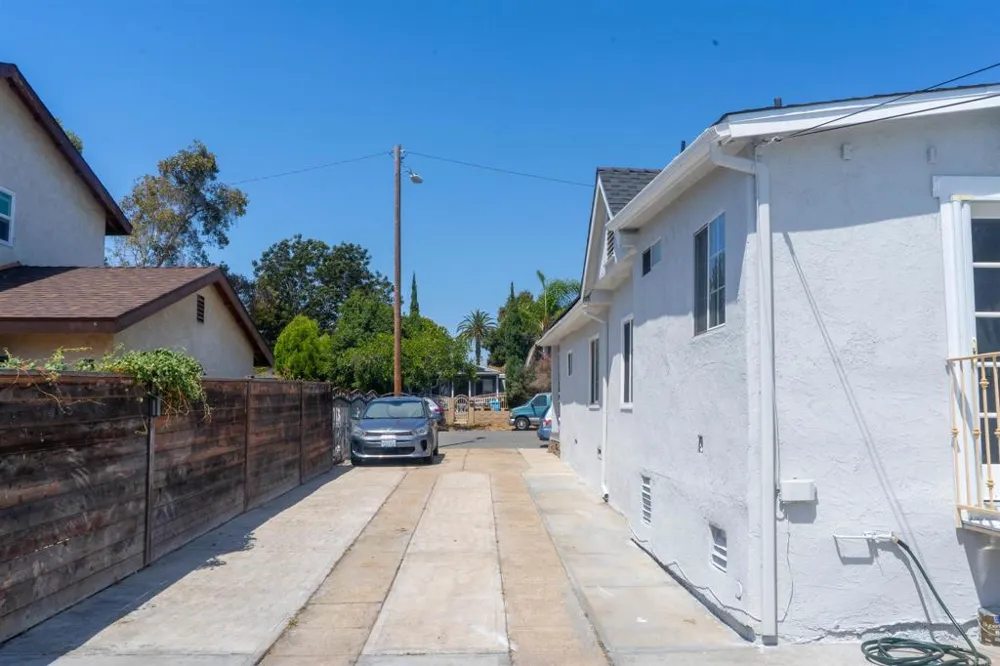 3175 Clay Avenue San Diego, CA 92113