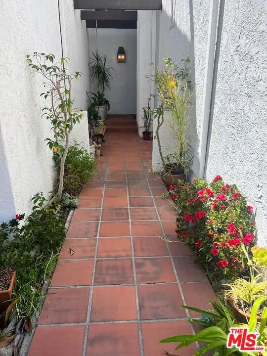 1629 Michael Lane Los Angeles, CA 90272