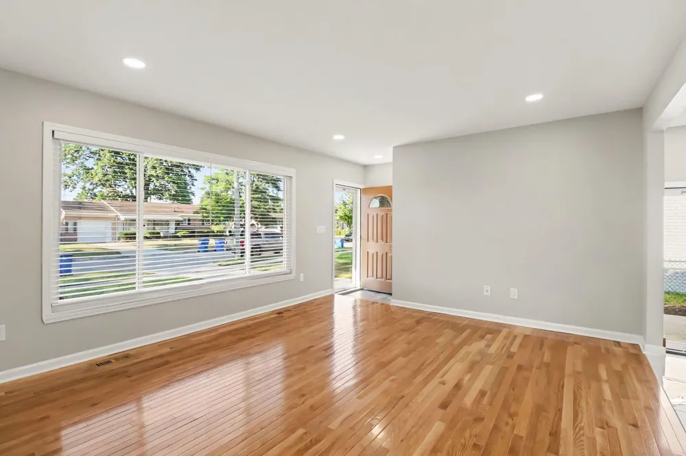 4813 Lutz Drive Warren, MI 48092