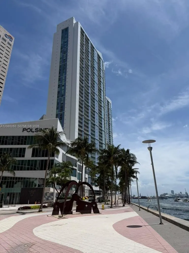335 S Biscayne Blvd #3901 Miami, FL 33131