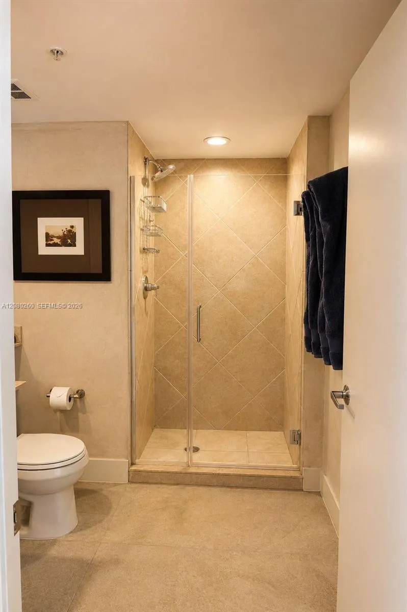 335 S Biscayne Blvd #3901 Miami, FL 33131