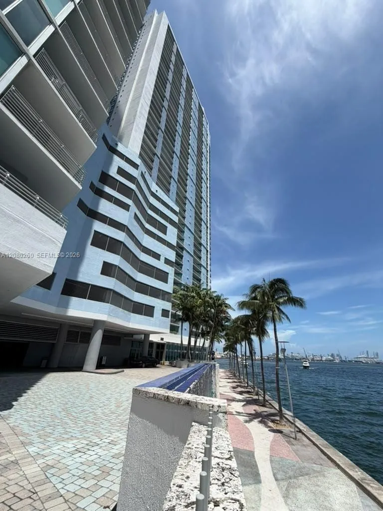 335 S Biscayne Blvd #3901 Miami, FL 33131