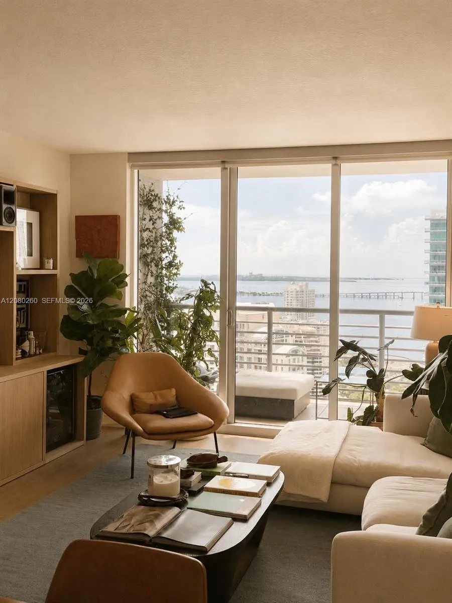 335 S Biscayne Blvd #3901 Miami, FL 33131